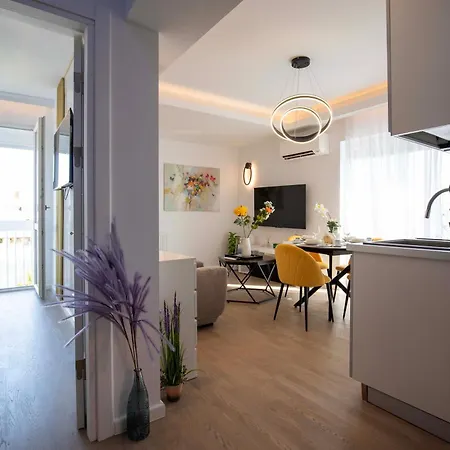 Sky Heaven Elegance 8th Bükreş