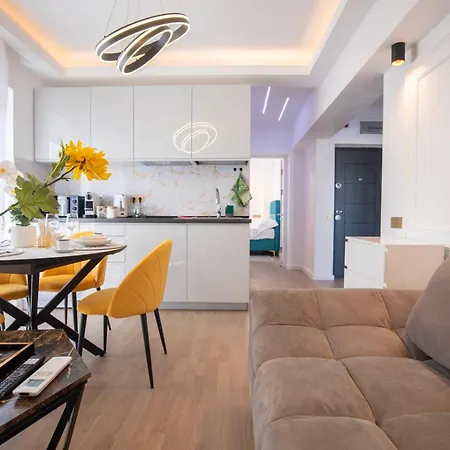 Sky Heaven Elegance 8th Apartment Bucharest