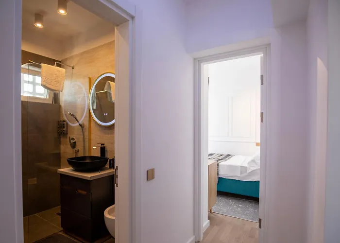 Sky Heaven Elegance 8th Apartment